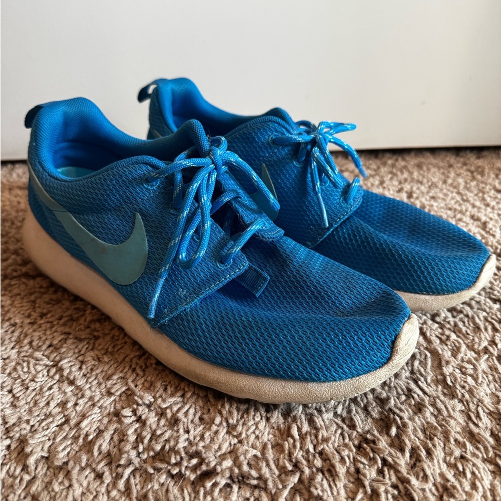 Nike Free Vibrant Blue Sneakers